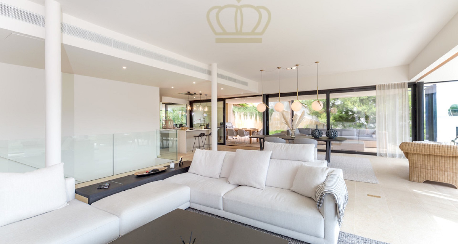 KROHN & LUEDEMANN Villa design parfaite avec vue partielle sur la mer à Costa d'en Blanes, Majorque 