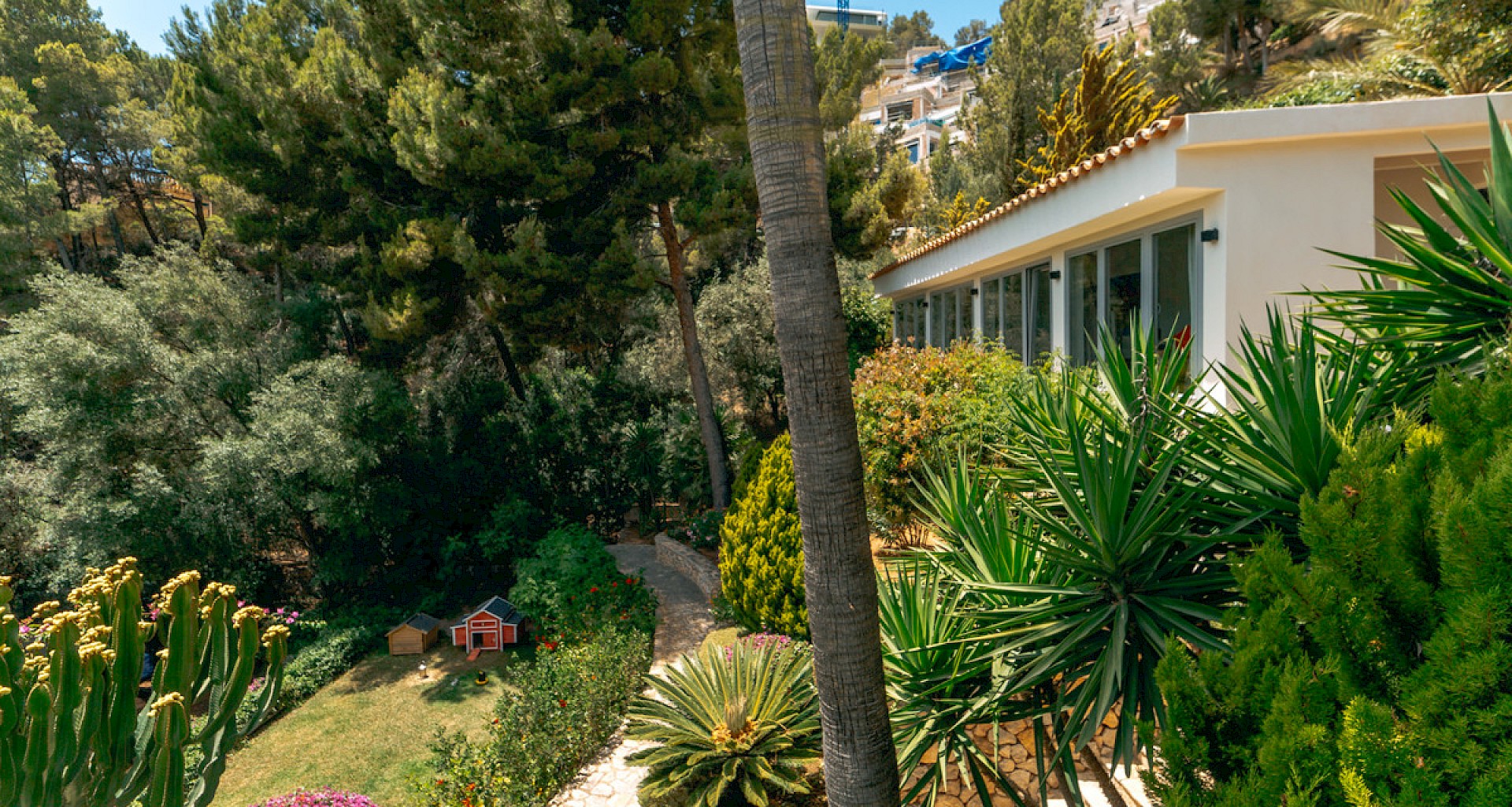 KROHN & LUEDEMANN Villa moderne à Puerto Andratx avec vue sur le port et grand jardin Villa mit großem Garten 20