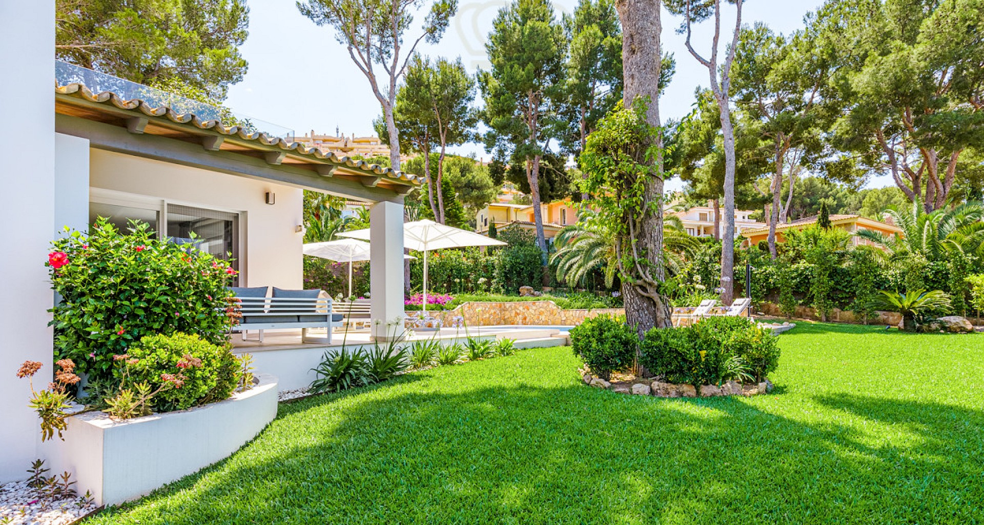 KROHN & LUEDEMANN Ferienvermietlizenz - Hochwertige Familien Villa in Santa Ponsa mit Pool und Garten 
