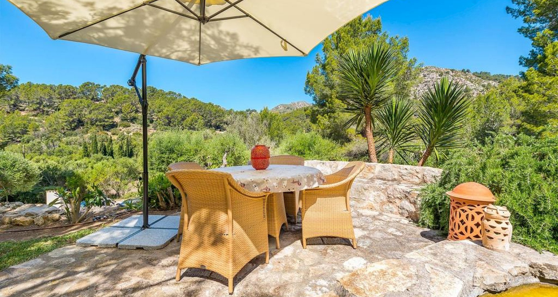 KROHN & LUEDEMANN Wonderful tranquil Finca in S'Arraco with pool and views to the mountain 
