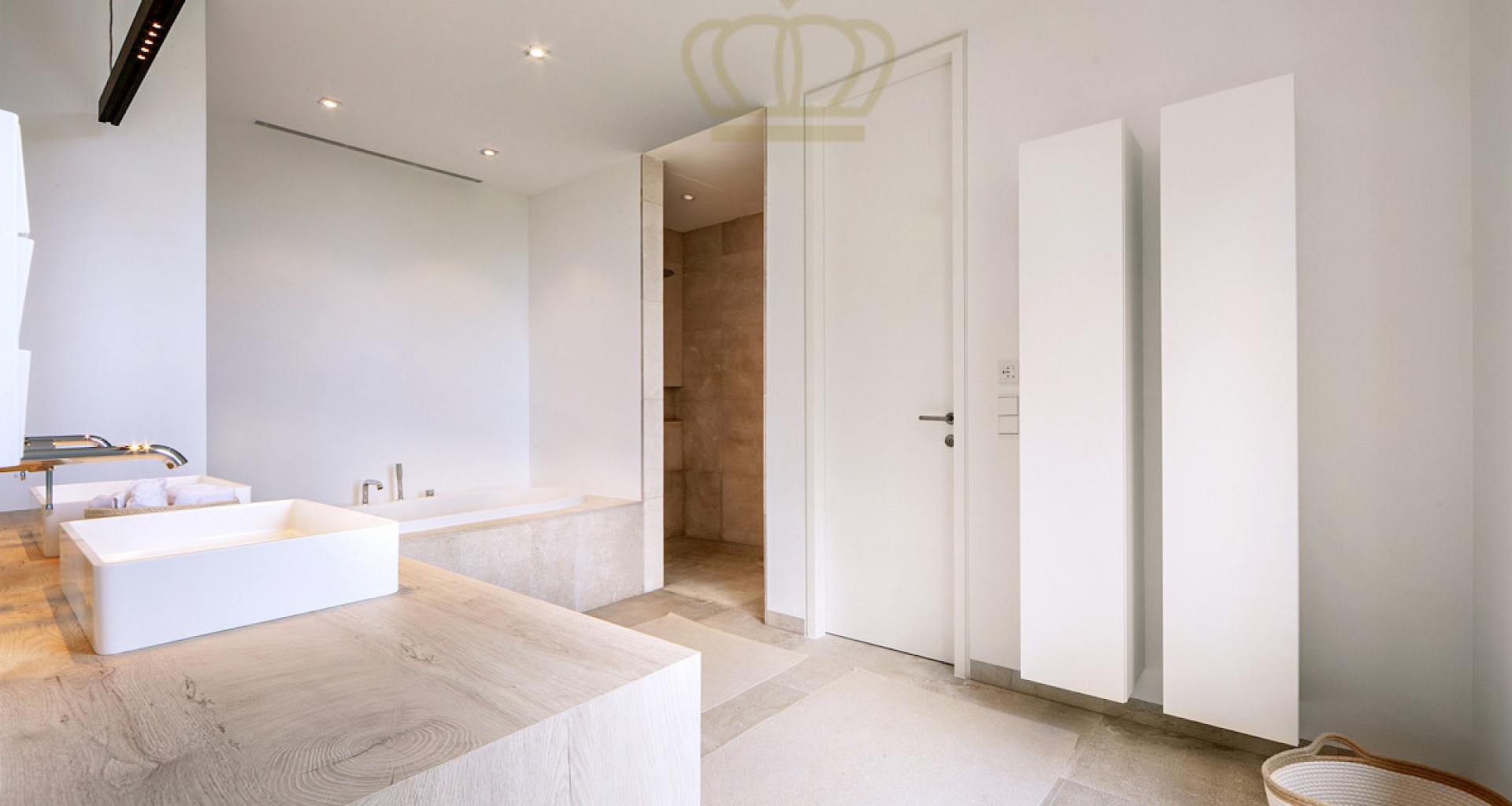 KROHN & LUEDEMANN Bright luxury new build villa in Sol de Mallorca for sale 