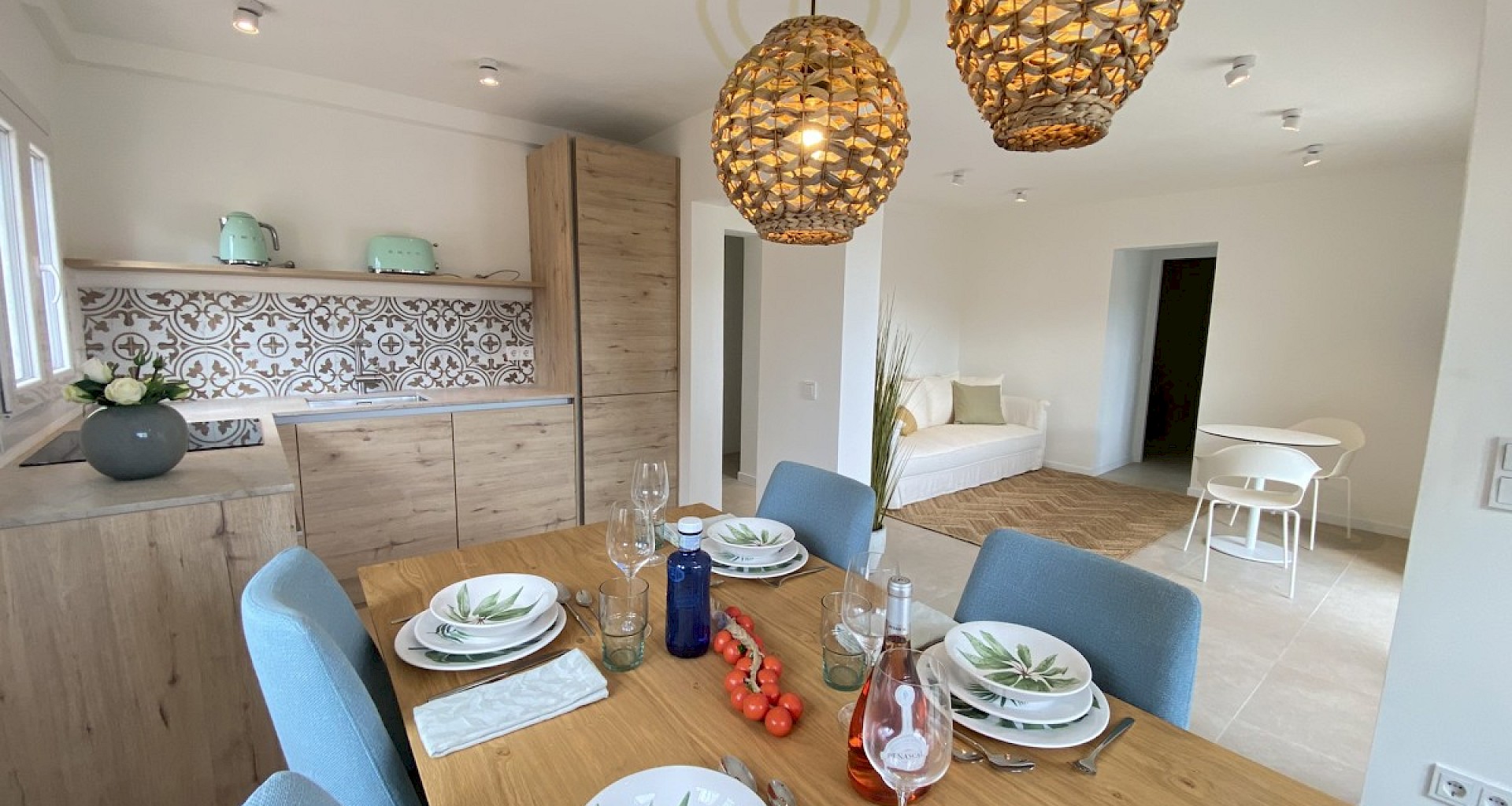KROHN & LUEDEMANN Modernes Port Andratx Apartment mit Sonnenterrasse Dining