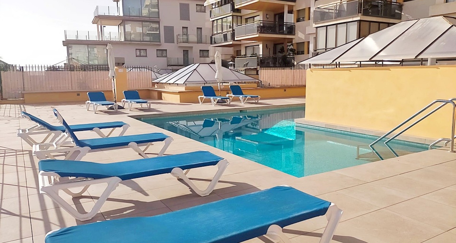 KROHN & LUEDEMANN Piso reformado en Palma, El Terreno con vistas al puerto y piscina comunitaria. City Apartment Palma de Mallorca 22