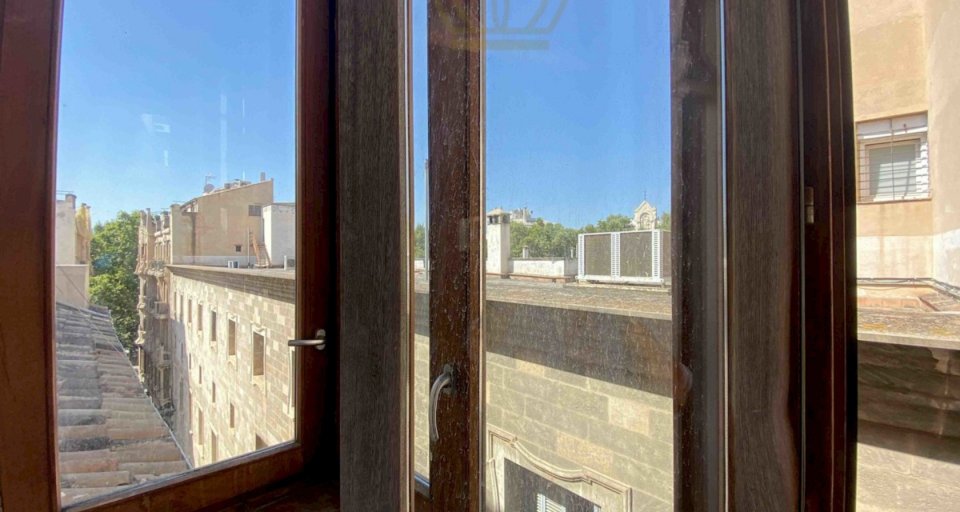 KROHN & LUEDEMANN Penthaus Loft in Palma Altstadt mit Terrasse zum Renovieren 