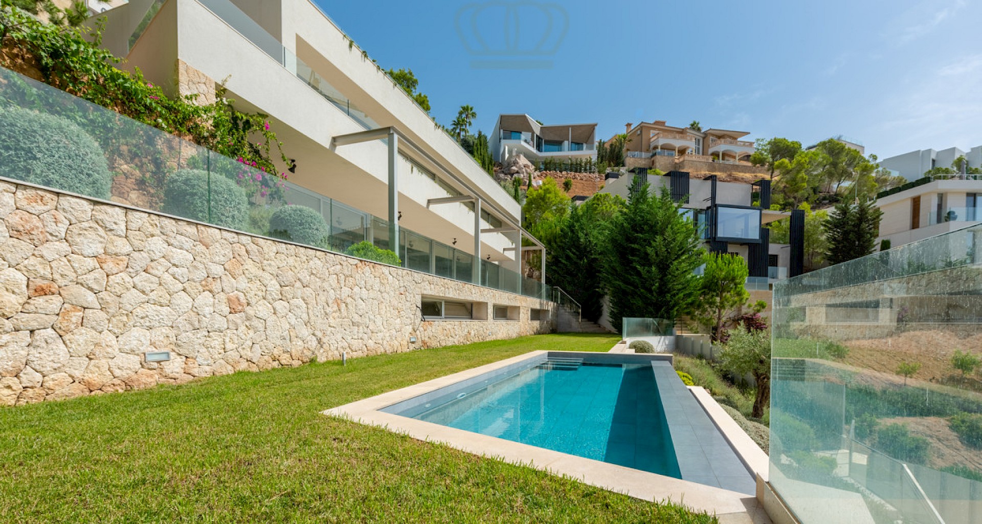 KROHN & LUEDEMANN Moderna villa de lujo en Costa d'en Blanes con vistas al mar en el suroeste de Mallorca Luxus Villa Costa den Blanes 01