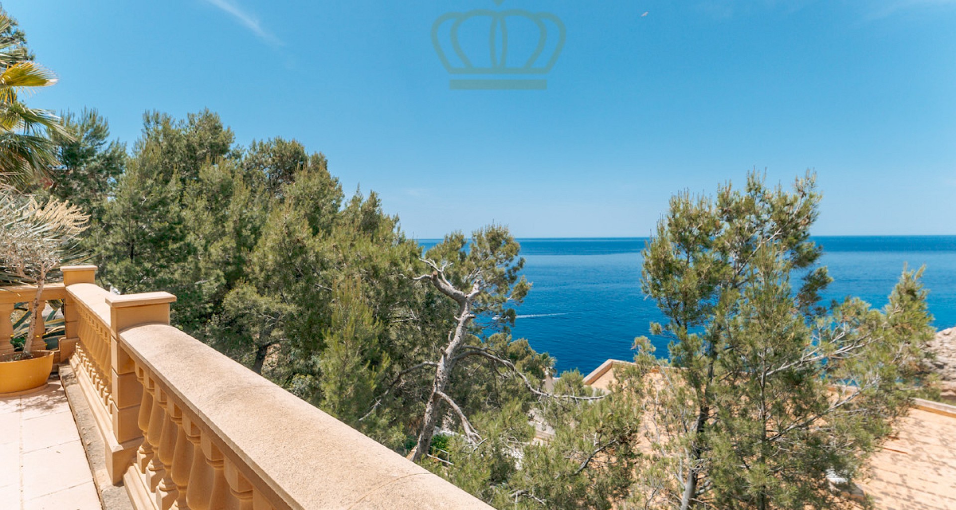 KROHN & LUEDEMANN Mediterrane Villa in Port Andratx mit vollem Meerblick auf die Insel Dragonera 