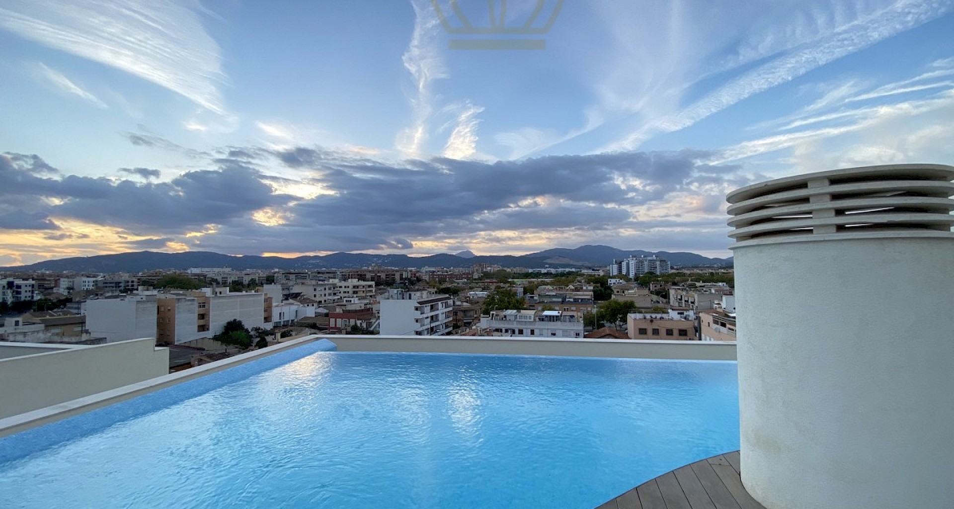 KROHN & LUEDEMANN New penthouse in Palma with roof terrace in good location 