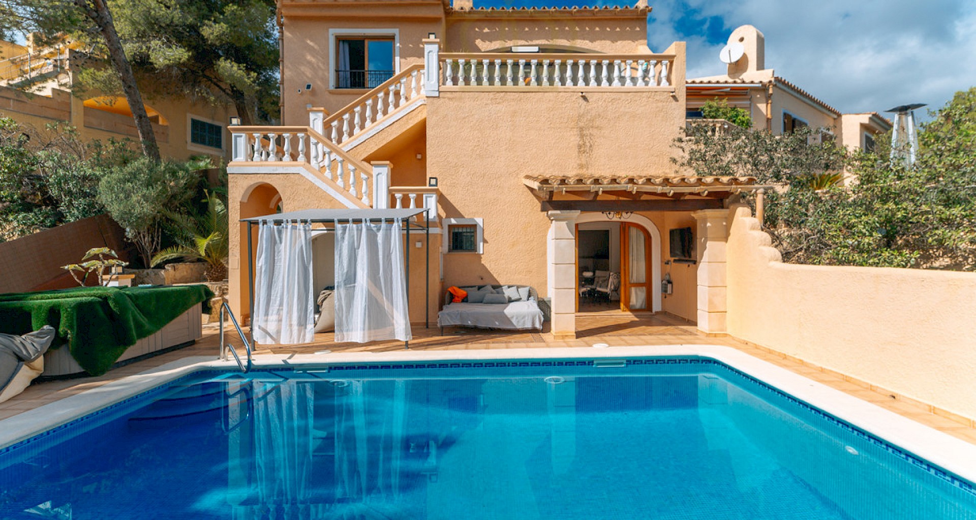 KROHN & LUEDEMANN Casa modernizada con piscina en Costa de la Calma Costa de la Calma Haus mit Pool