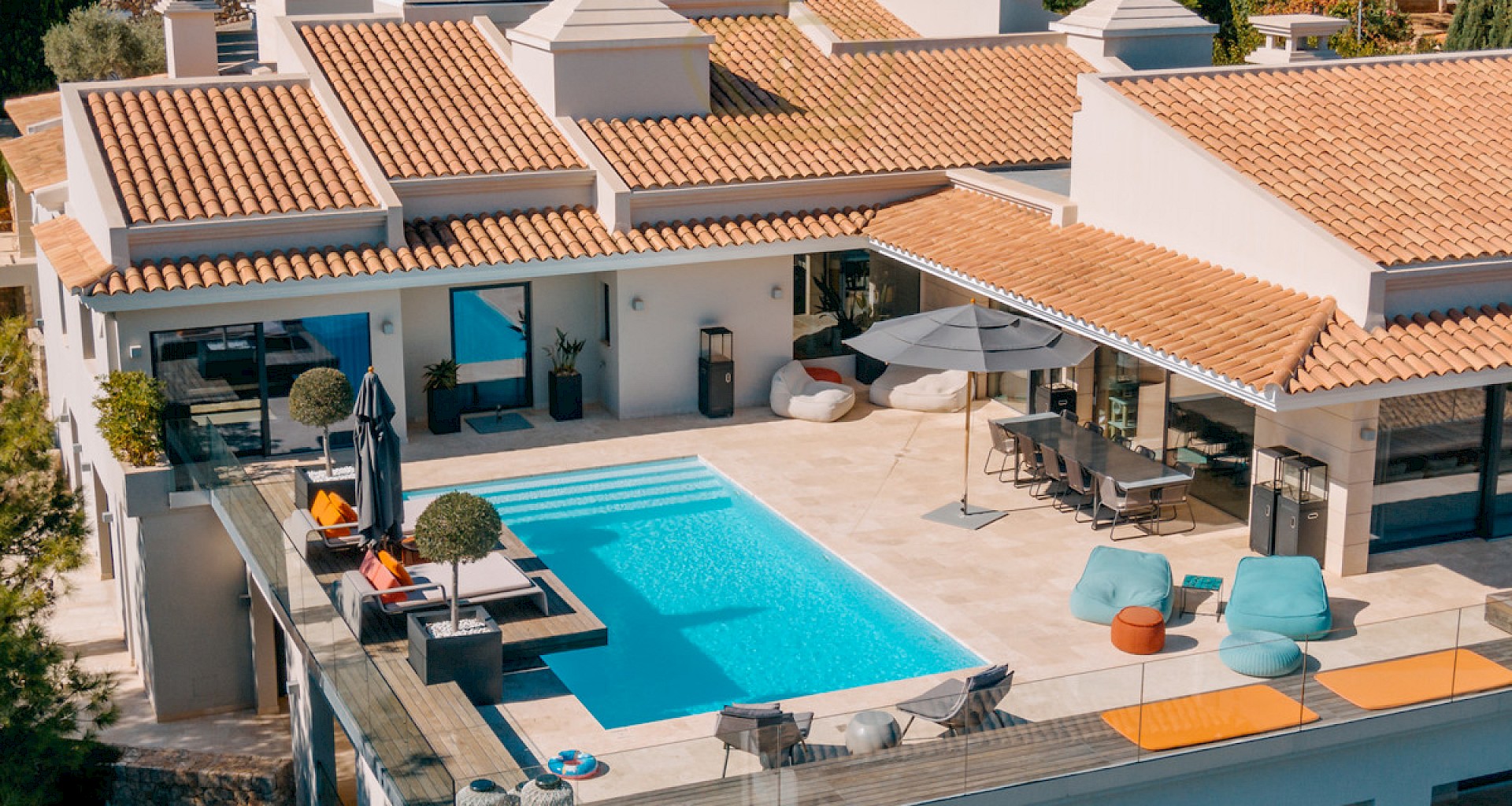 KROHN & LUEDEMANN Son Vida Villa design avec vue fantastique sur Palma et la mer 