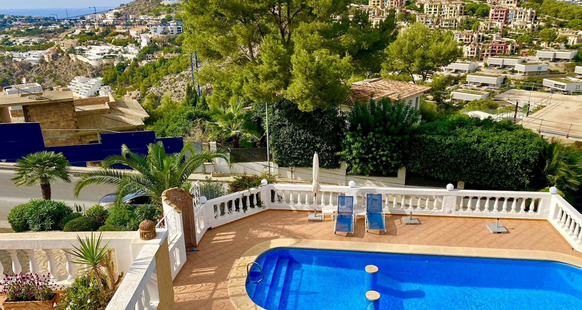 KROHN & LUEDEMANN Beautiful Mediterranean apartment in Port Andratx with partial sea view 