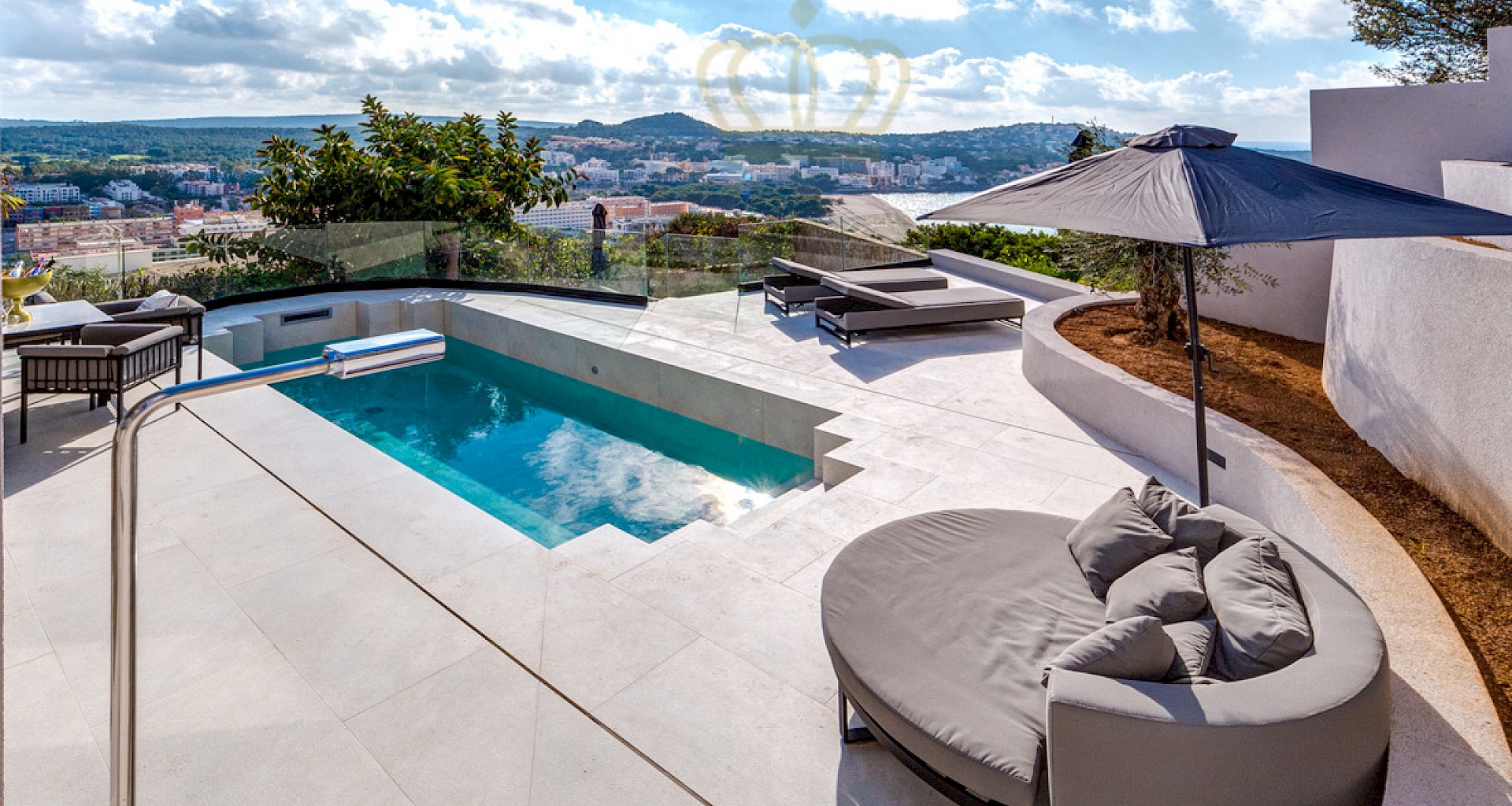 KROHN & LUEDEMANN Excepcional villa en Santa Ponsa con vistas panorámicas al mar en venta Luxus Villa in Santa Ponsa 37