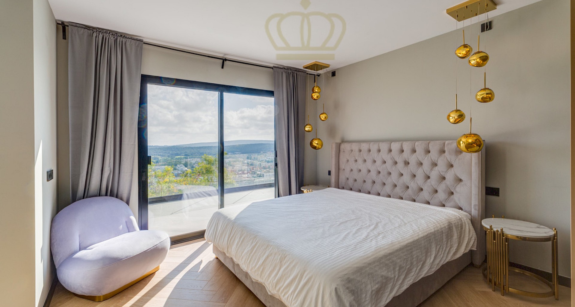 KROHN & LUEDEMANN Exceptional villa in Santa Ponsa with panoramic sea views for sale 