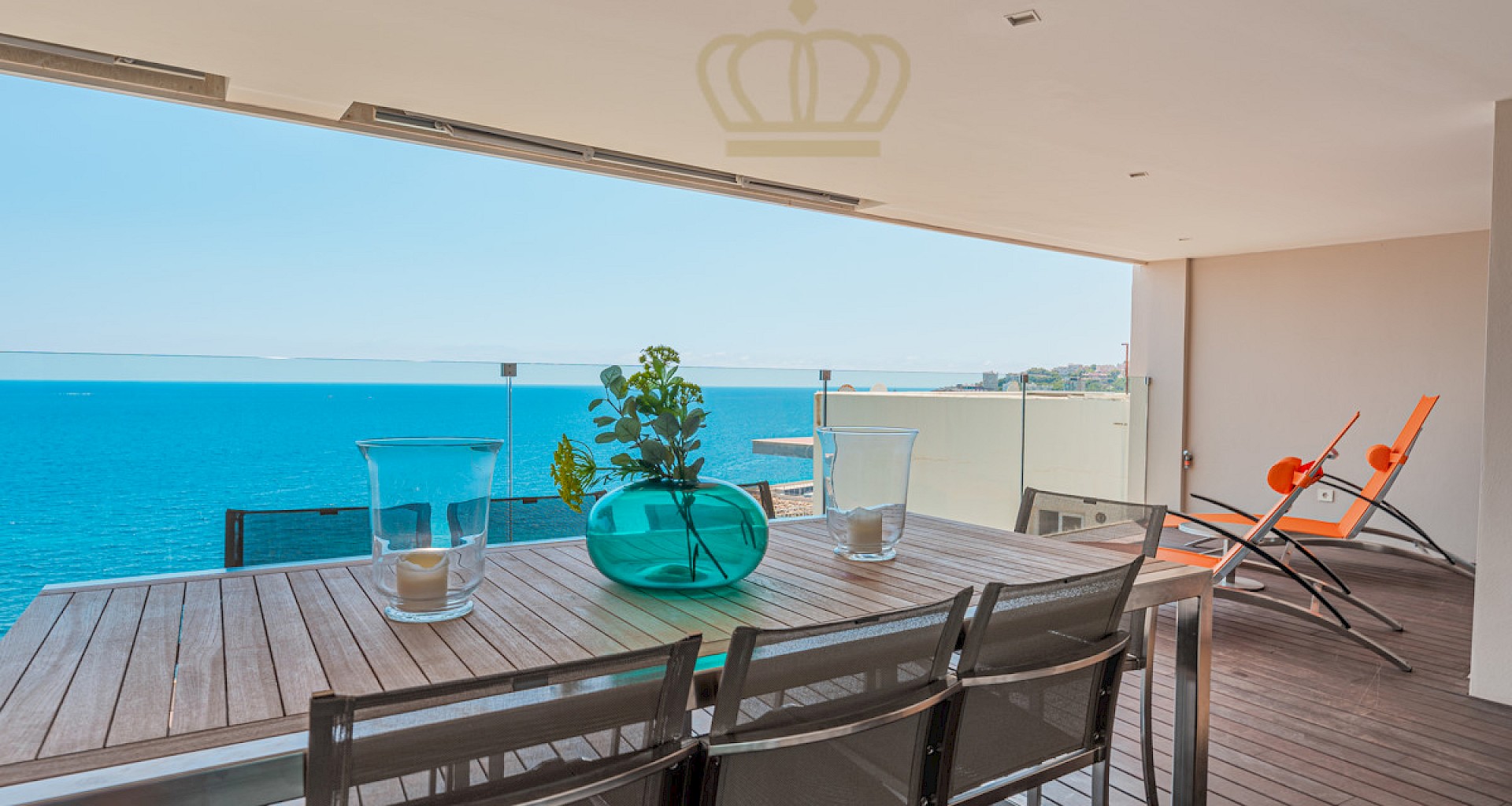 KROHN & LUEDEMANN Luxurious Palma penthouse in 1st line to the sea  in San Augustin 