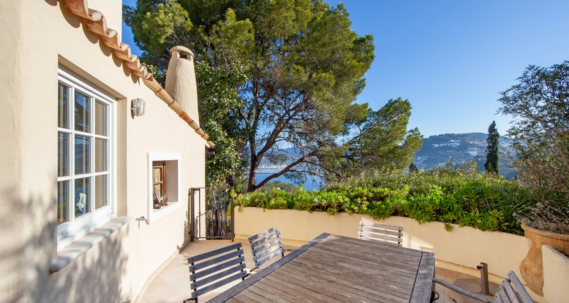 KROHN & LUEDEMANN Villa mediterránea en Port Andratx con vistas panorámicas Villa La Mola Port Andratx