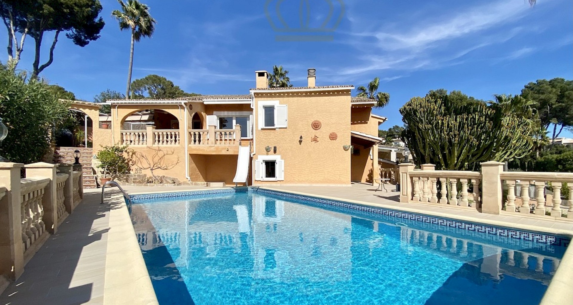 KROHN & LUEDEMANN Chalet en Costa de la Calma de estilo mediterraneo con piscina privada Familienvilla in Costa de la Calma