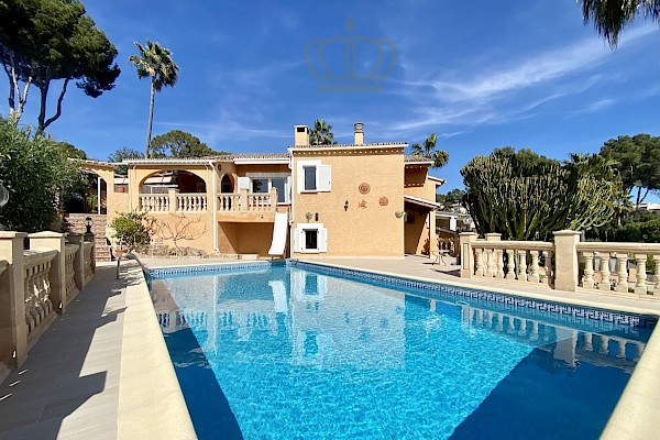Chalet en Costa de la Calma de estilo mediterraneo con piscina privada