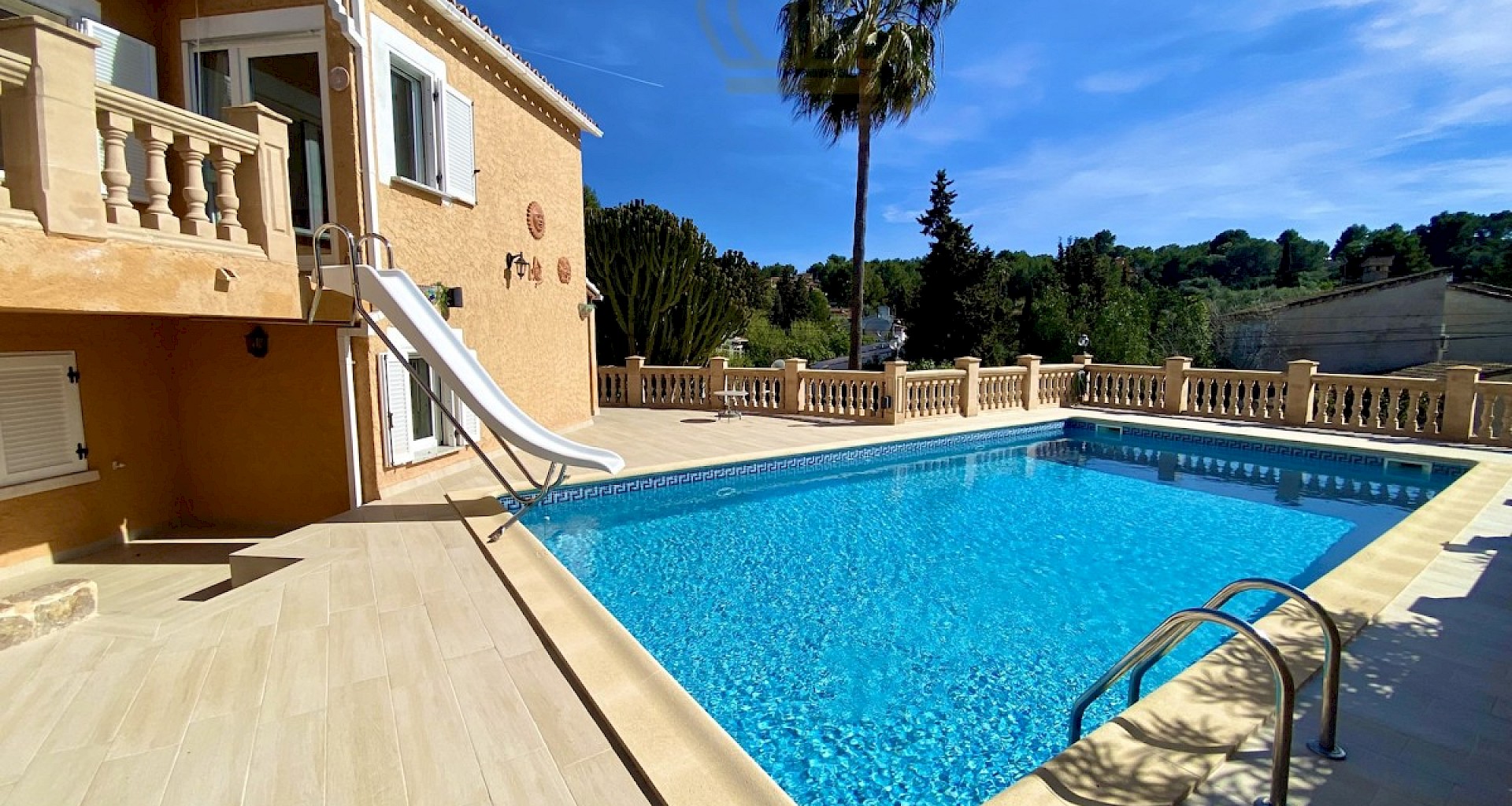 KROHN & LUEDEMANN Chalet en Costa de la Calma de estilo mediterraneo con piscina privada Familienvilla in Costa de la Calma