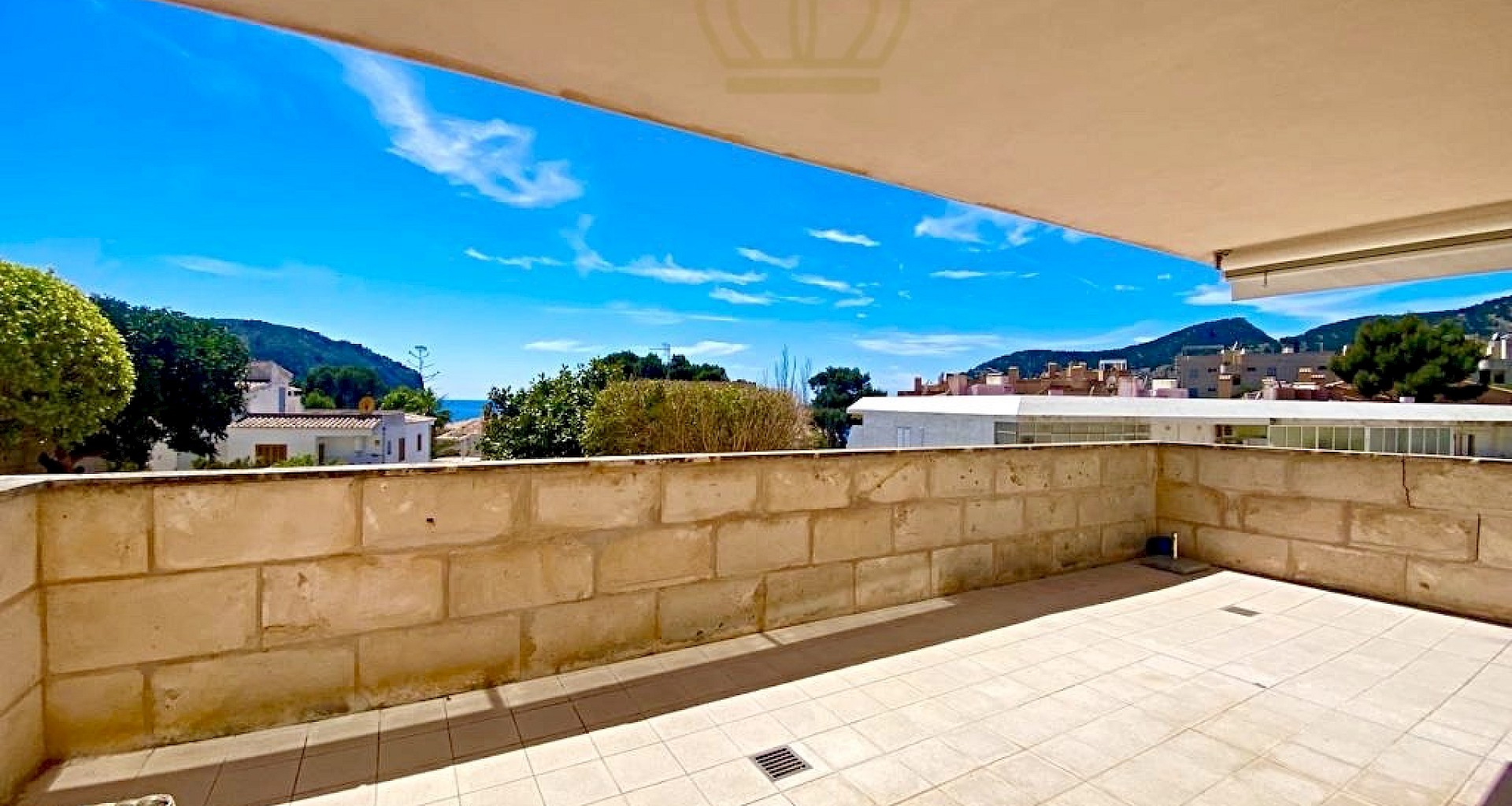 KROHN & LUEDEMANN Modern garden appartment in Camp de Mar with large outdoor terrace for sale 