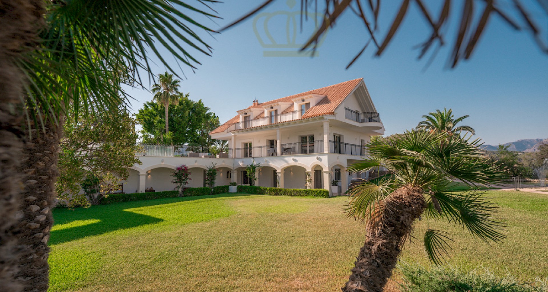 KROHN & LUEDEMANN Magnifique villa avec vue sur Palma et grand terrain. 