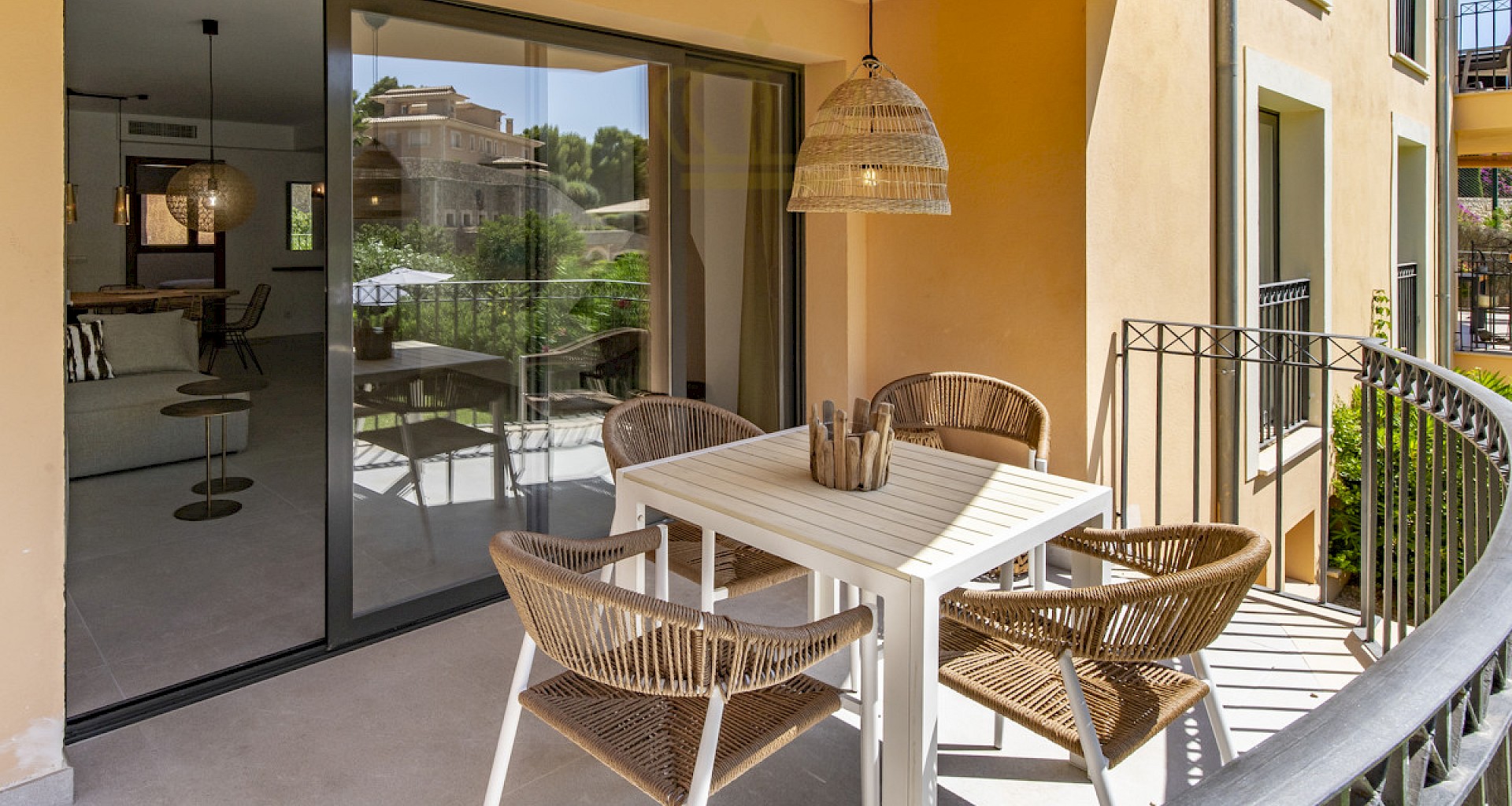 KROHN & LUEDEMANN Modern garden apartment in Camp de Mar with great pool 