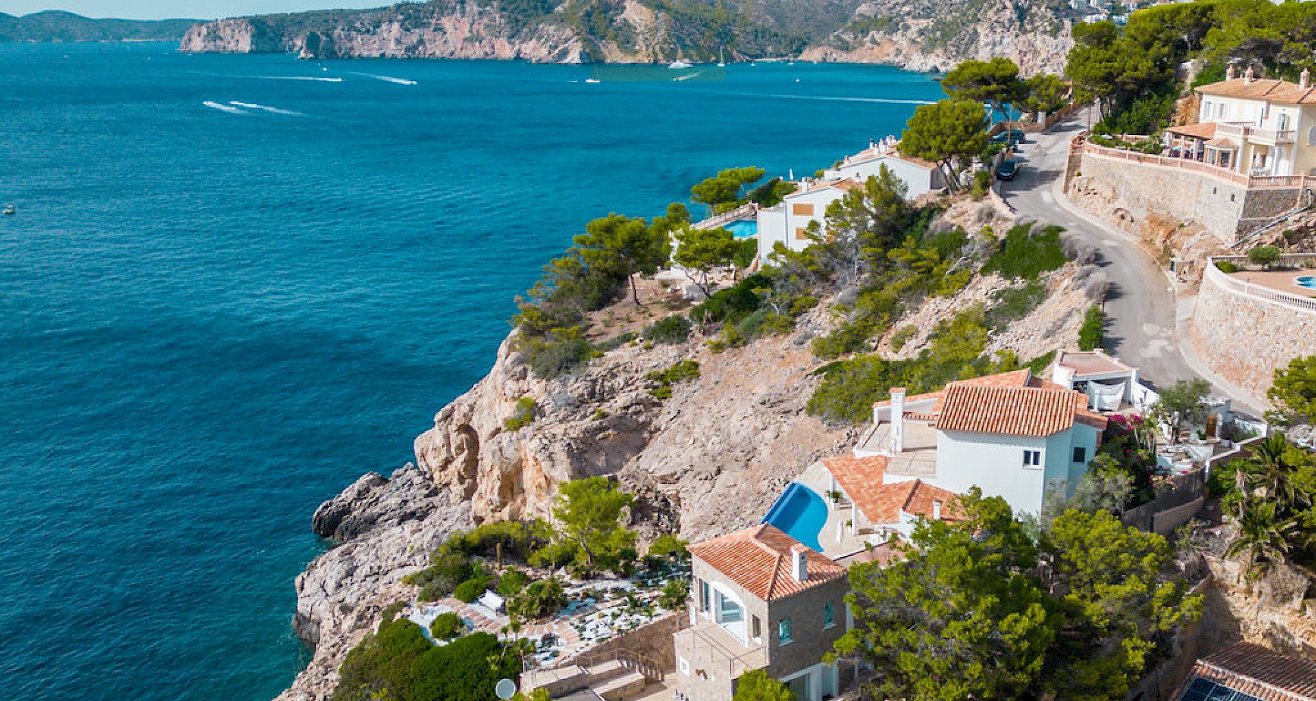 KROHN & LUEDEMANN Luxury mediterranean villa with breathtaking sea views in Port Andratx - La Mola 