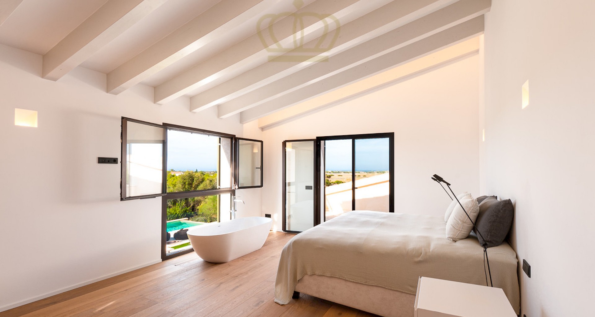 KROHN & LUEDEMANN Finca moderne avec piscine dans un paysage magnifique à Ses Salines Majorque 