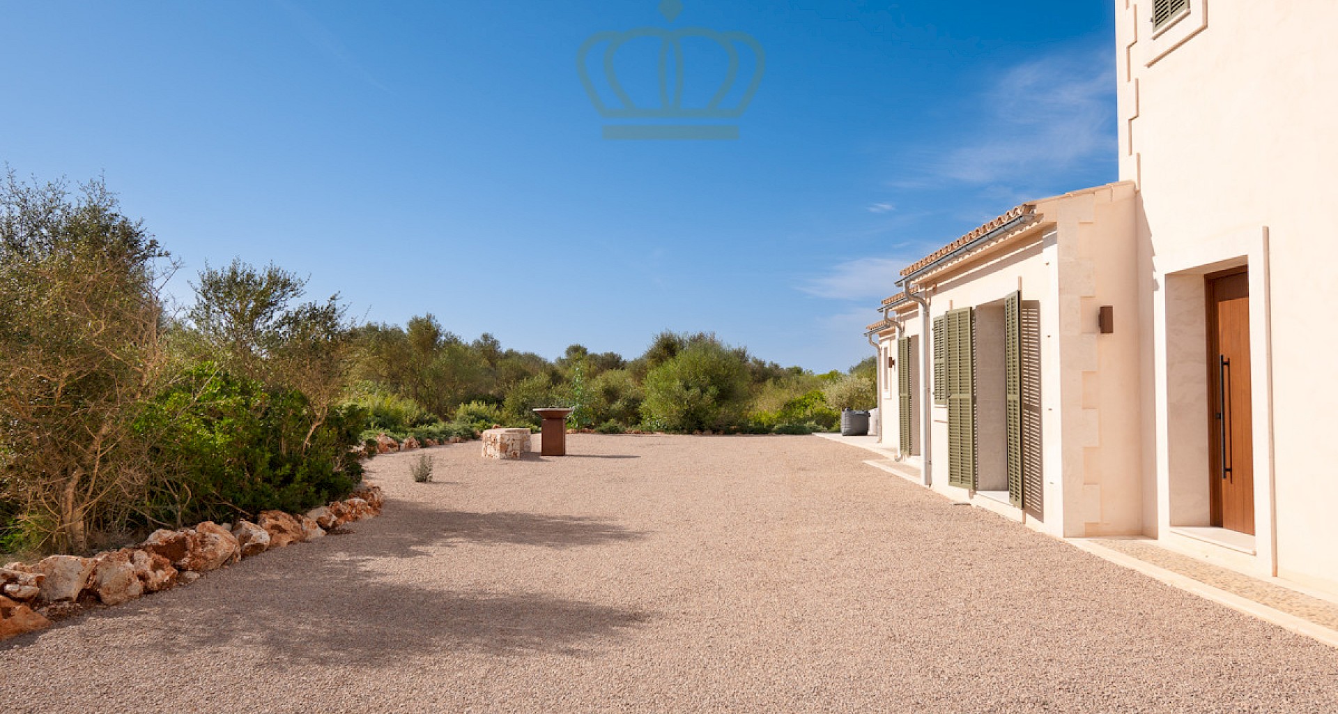 KROHN & LUEDEMANN Finca moderne avec piscine dans un paysage magnifique à Ses Salines Majorque 