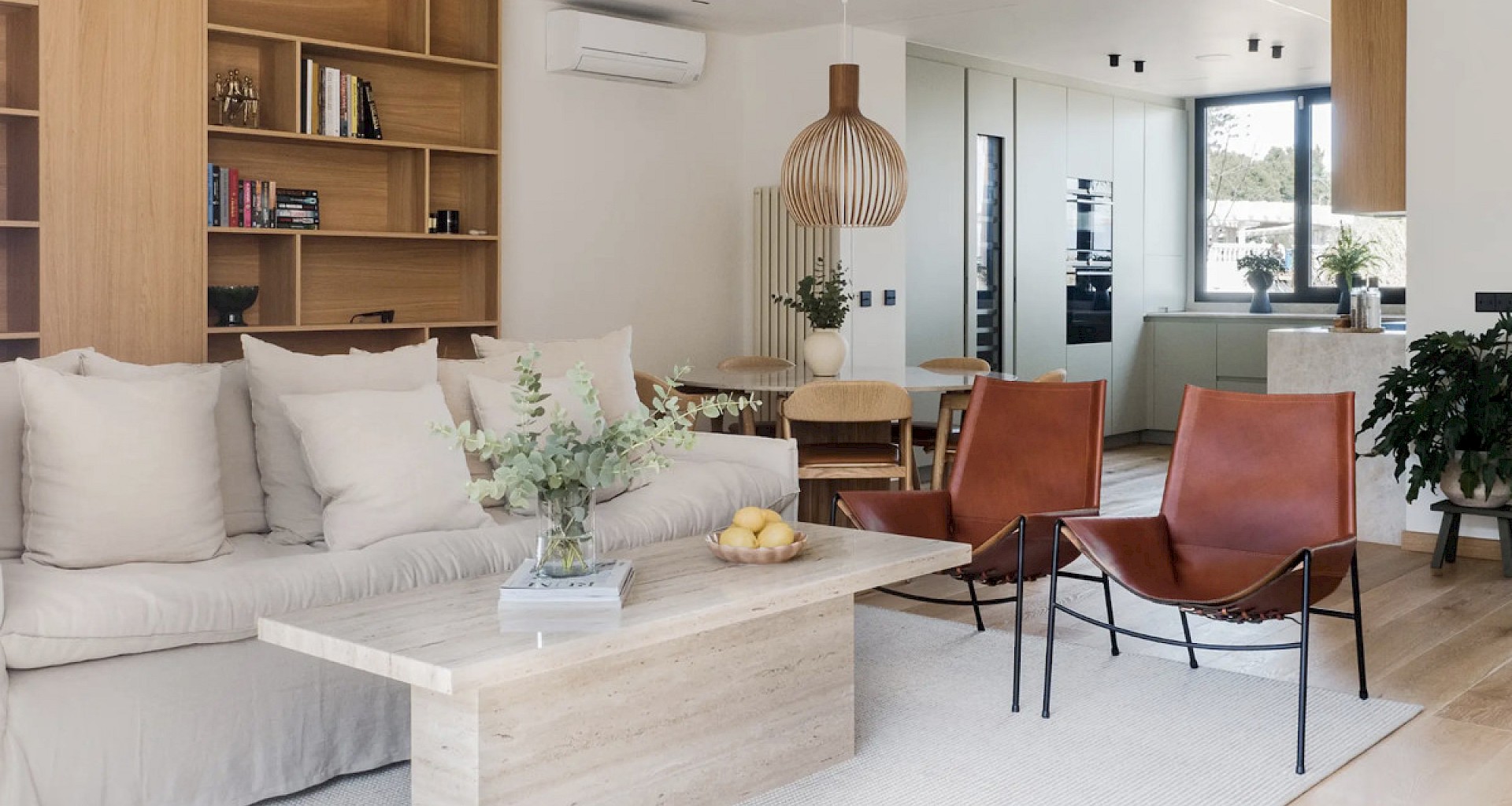 KROHN & LUEDEMANN Beautifully renovated apartment in quiet complex in Bonanova 