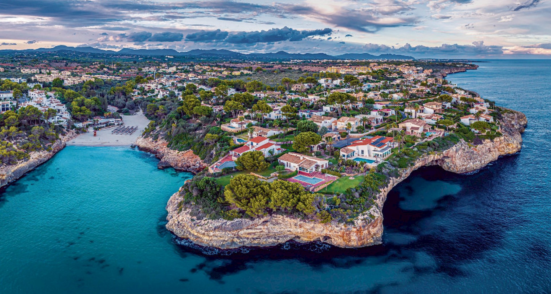 KROHN & LUEDEMANN Villa mediterránea en primera línea de mar Porto Cristo con licencia de alquiler vacacional Bucht Cala Anguila