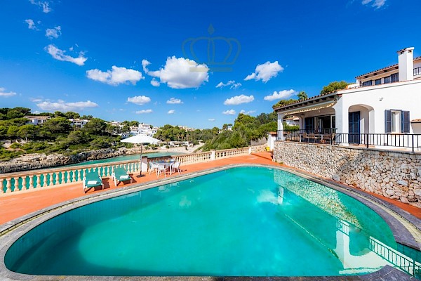 Mediterrane Villa in erster Meereslinie Porto Cristo mit Ferienvermietlizenz
