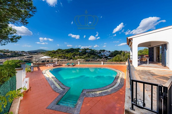 Mediterrane Villa in erster Meereslinie Porto Cristo mit Ferienvermietlizenz