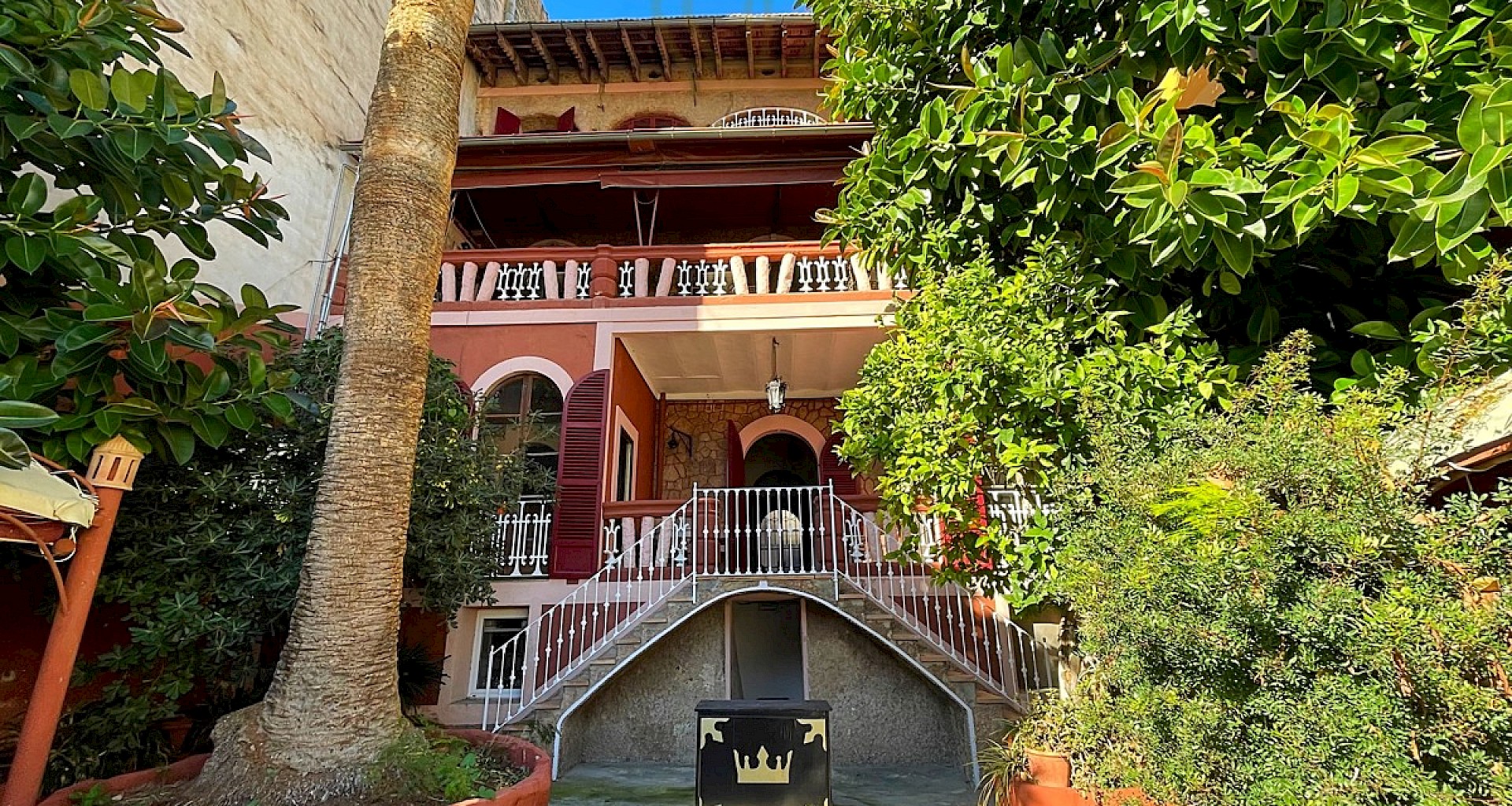 KROHN & LUEDEMANN Historische Villa im El Terreno - Palma de Mallorca mit erneuerbarer Hotel Lizenz 