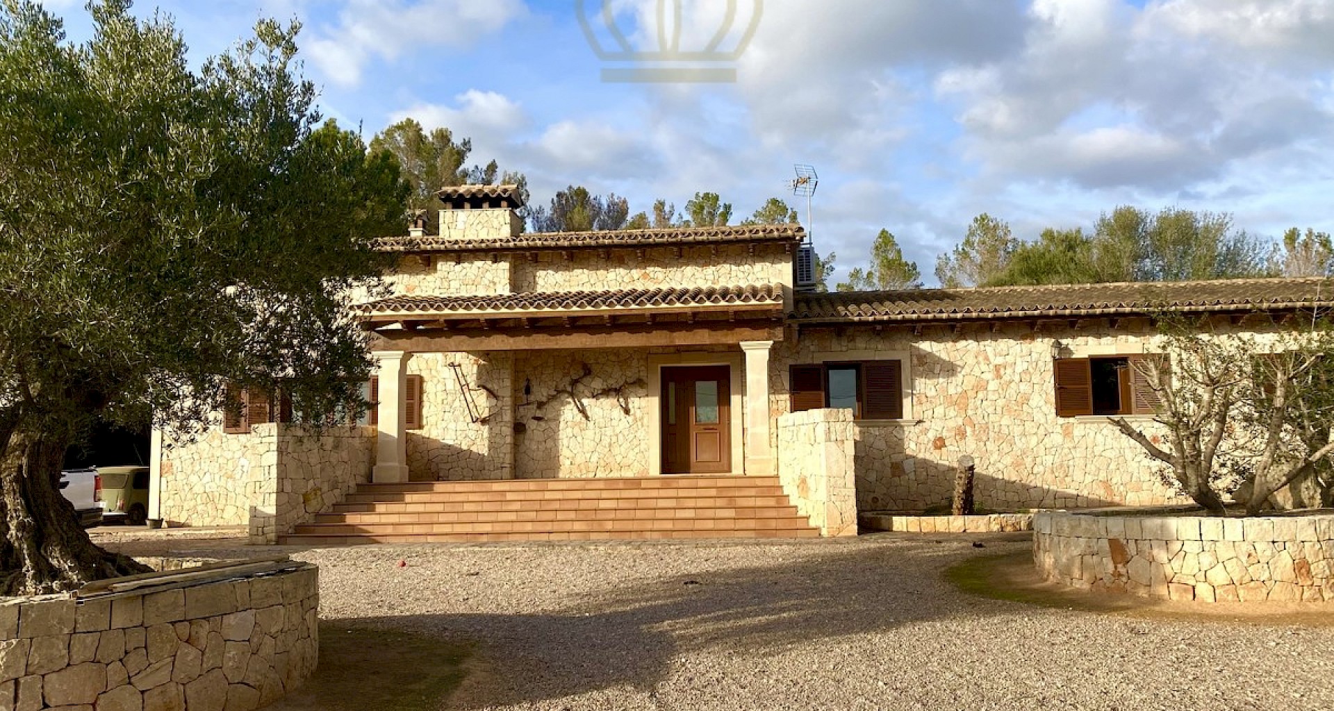 KROHN & LUEDEMANN High quality finca in Puntiro with pool and large plot 