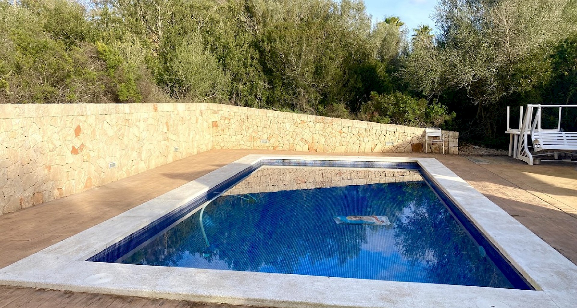 KROHN & LUEDEMANN High quality finca in Puntiro with pool and large plot 