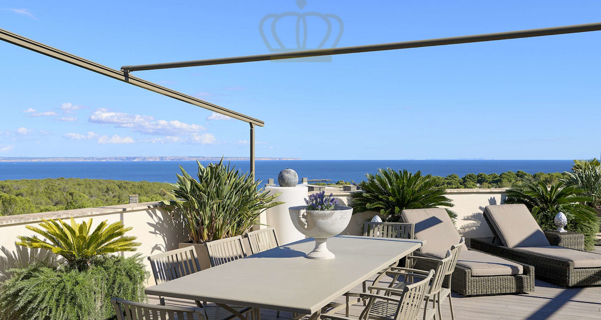 KROHN & LUEDEMANN Beautiful penthouse with sea views in upscale complex in Sol de Mallorca 