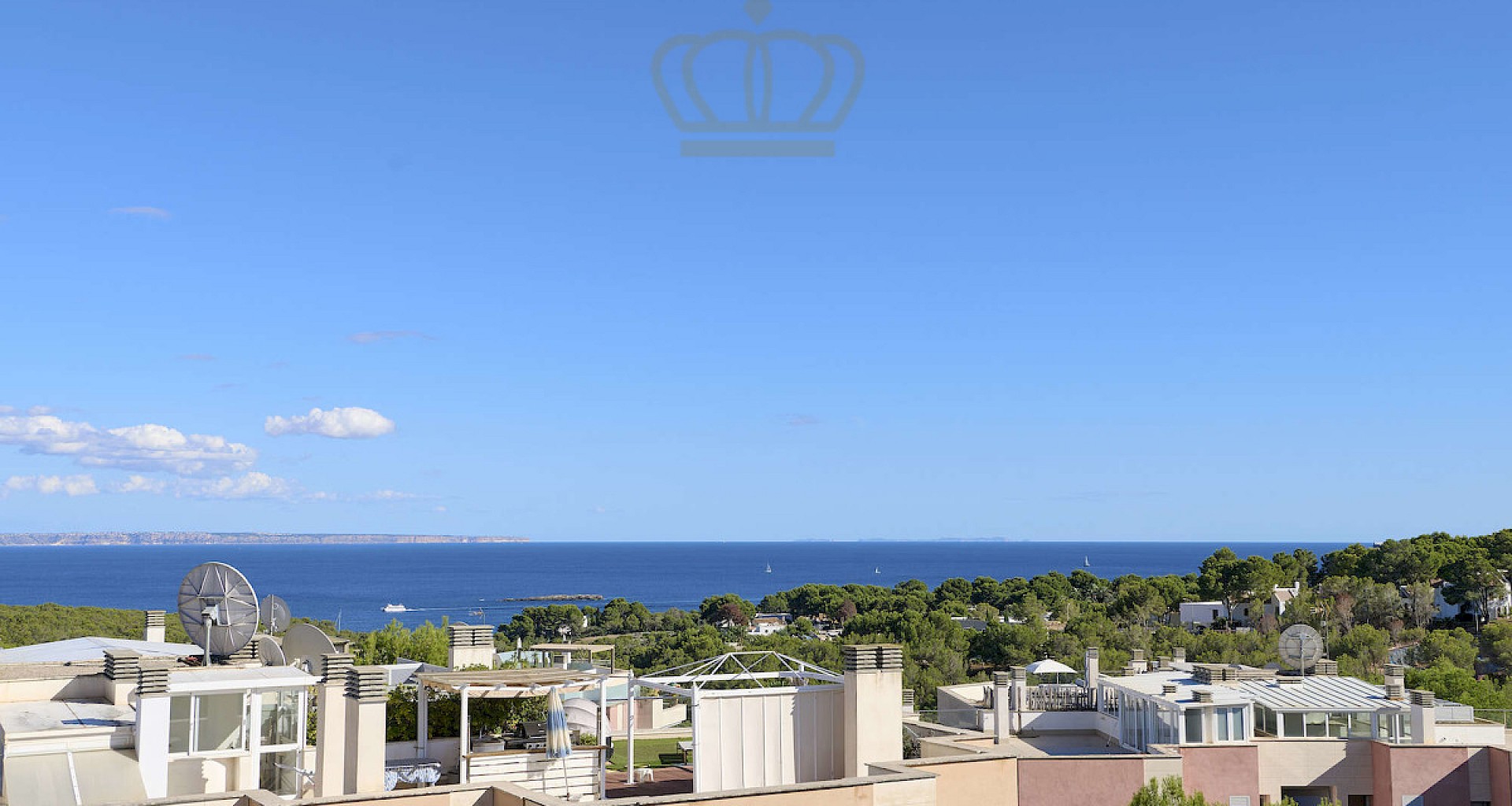 KROHN & LUEDEMANN Beau penthouse avec vue sur la mer dans un complexe haut de gamme à Sol de Mallorca 