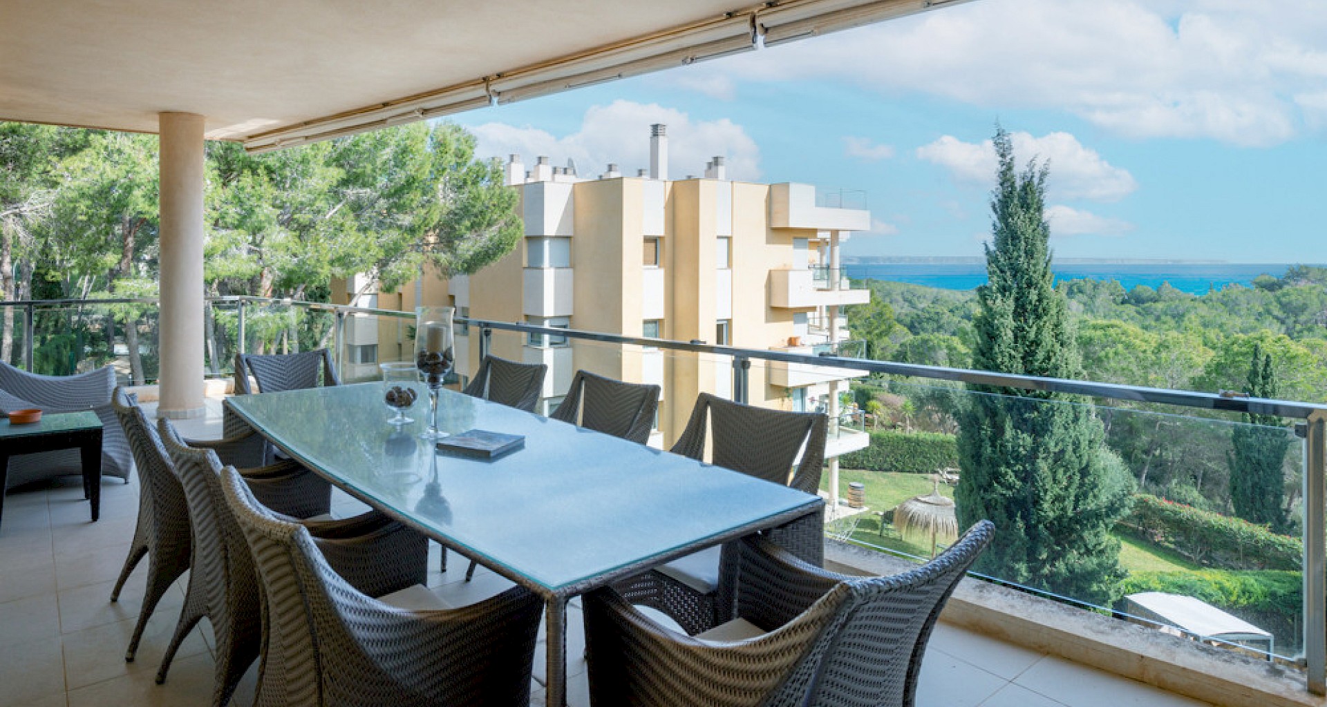 KROHN & LUEDEMANN Beautiful penthouse in Sol de Mallorca "Floresta del Mar" with seaviews 