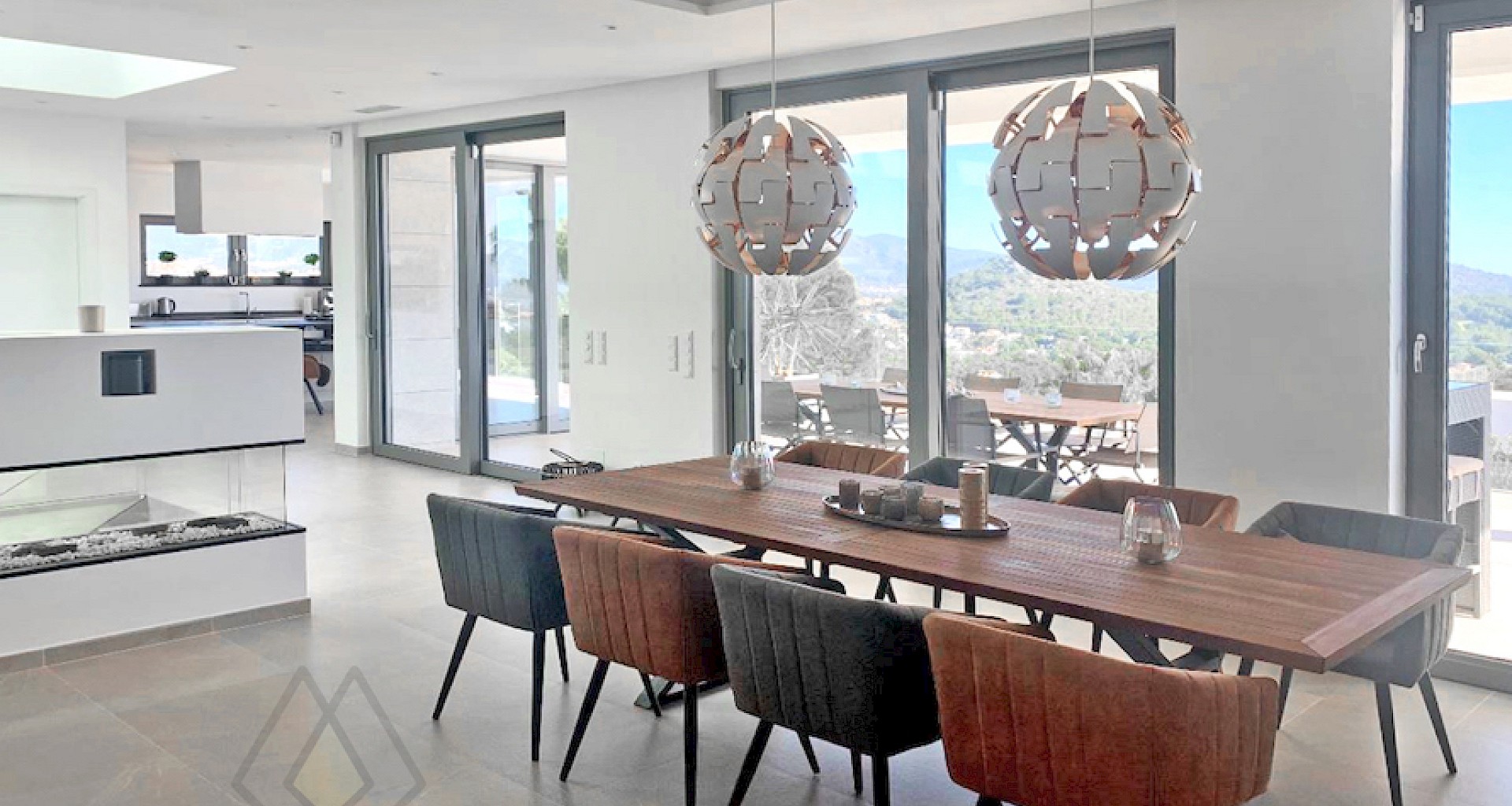 KROHN & LUEDEMANN New build villa in Santa Ponsa with great sea views in best quality 