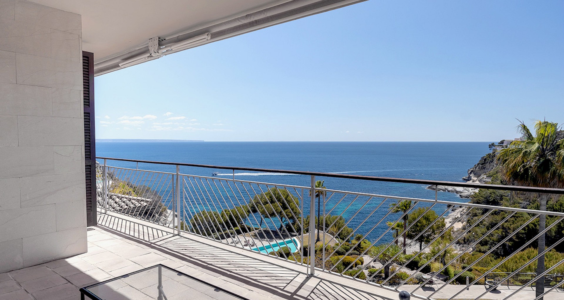 KROHN & LUEDEMANN Comfortable Sol de Mallorca apartment with sea views 
