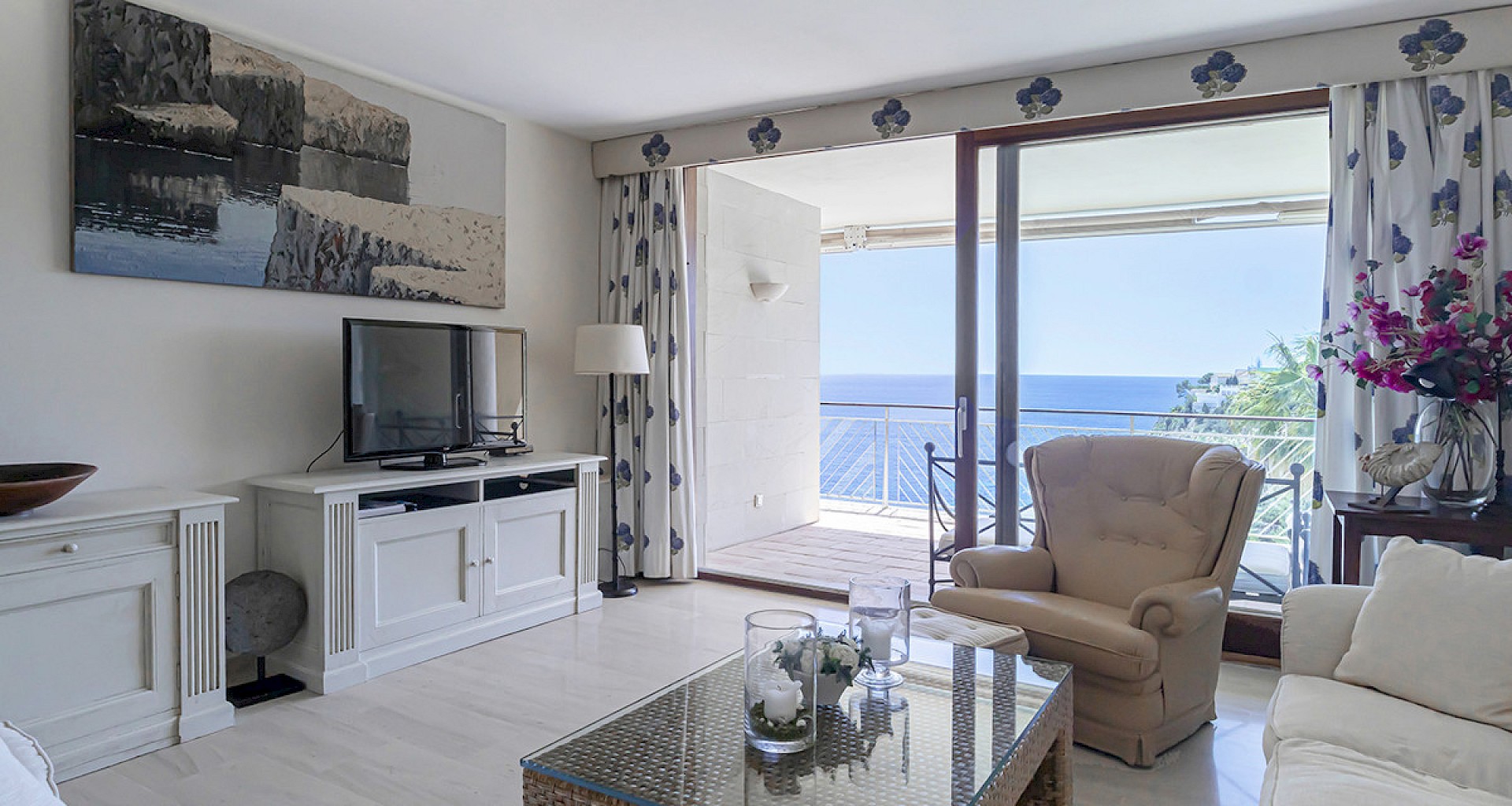 KROHN & LUEDEMANN Comfortable Sol de Mallorca apartment with sea views 