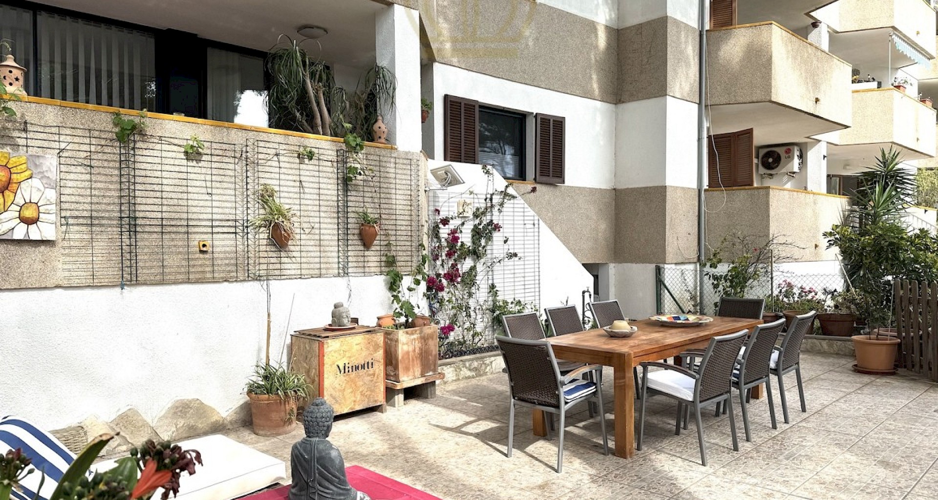 KROHN & LUEDEMANN Appartement rénové de façon moderne à Santa Ponsa avec un grand jardin 