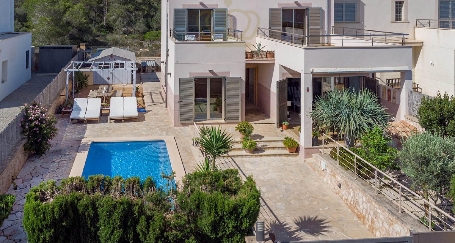 KROHN & LUEDEMANN Maison jumelée moderne avec piscine à Cala Pi 
