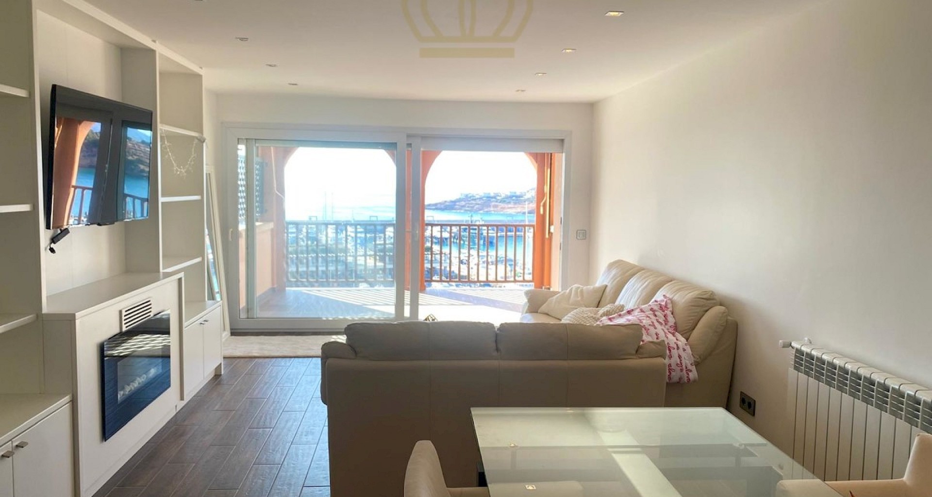 KROHN & LUEDEMANN Se vende atractivo piso con super vistas a Port Adriano Apartment Port Adriano