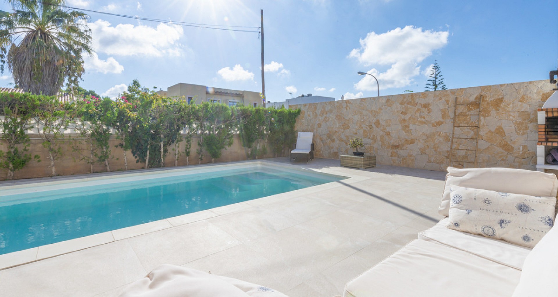 KROHN & LUEDEMANN Casa adosada con piscina en venta en Bahia Blava Bahia Gran Haus mit Pool